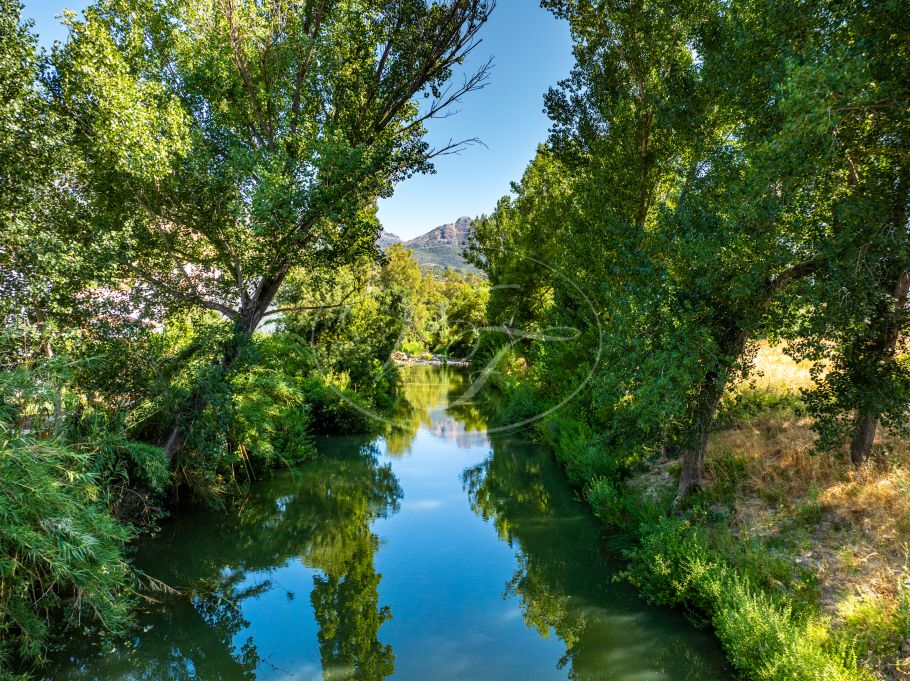 Charming Riverside Village House, Cortes de la Frontera