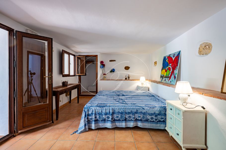 Charming Riverside Village House, Cortes de la Frontera