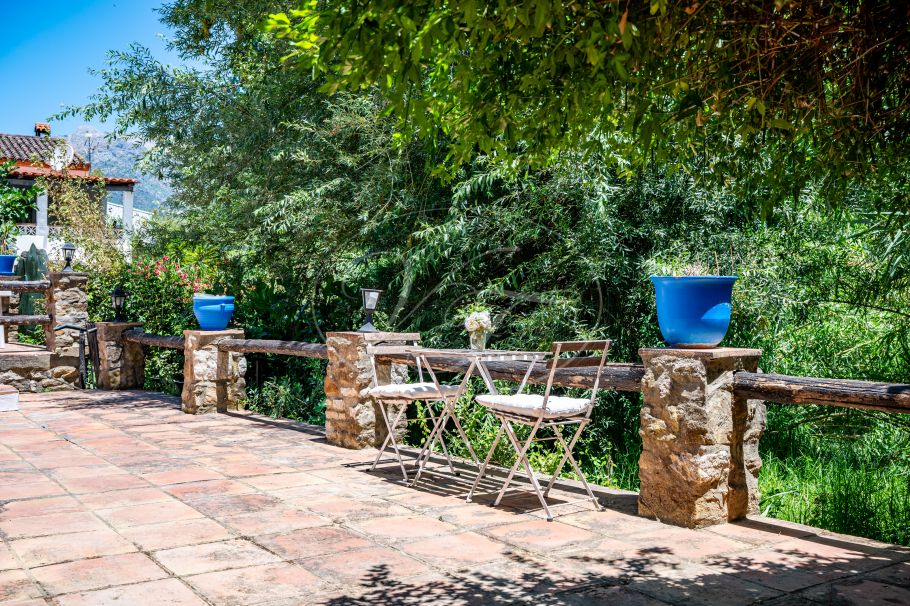 Charming Riverside Village House, Cortes de la Frontera