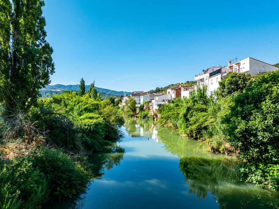 Charming Riverside Village House, Cortes de la Frontera