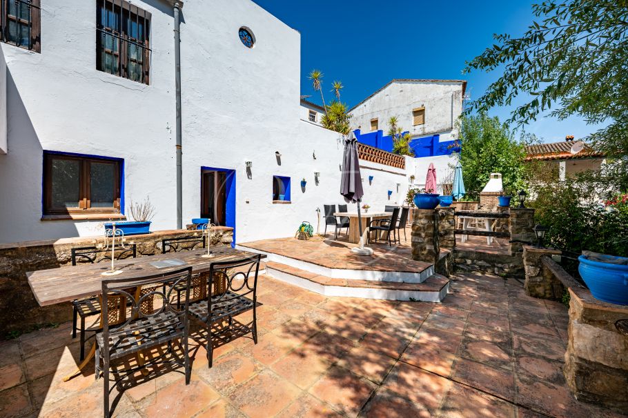 Charming Riverside Village House, Cortes de la Frontera