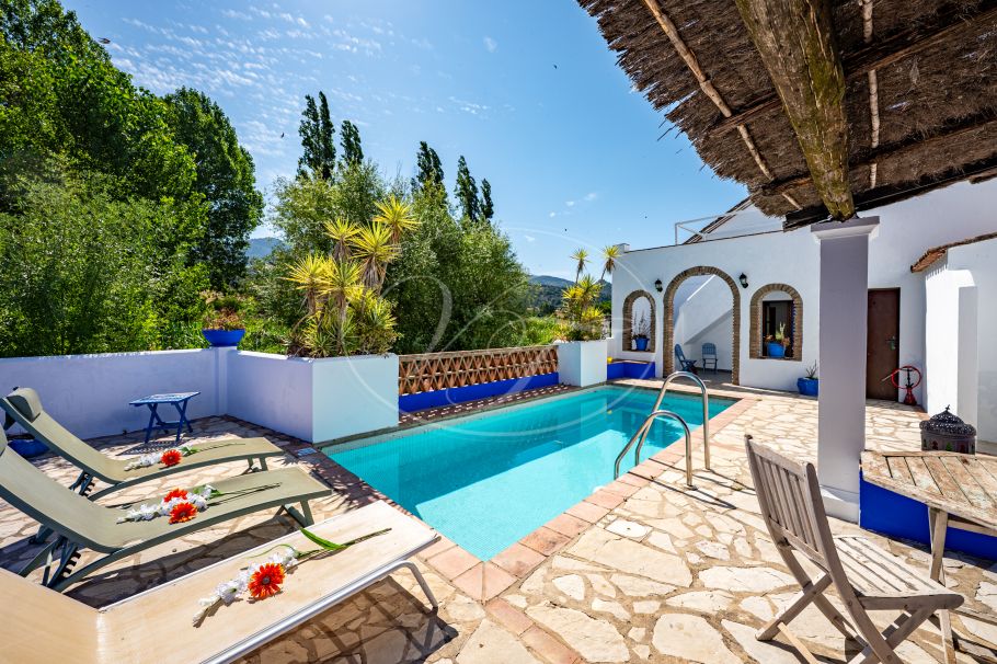Charming Riverside Village House, Cortes de la Frontera
