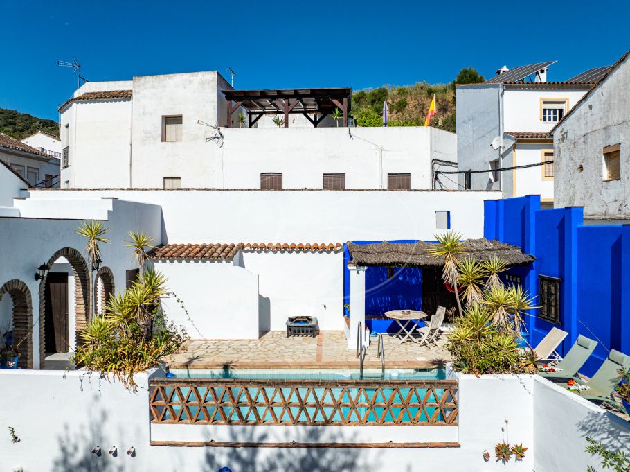 Charming Riverside Village House, Cortes de la Frontera
