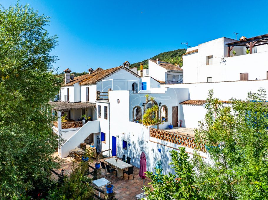 Charming Riverside Village House, Cortes de la Frontera
