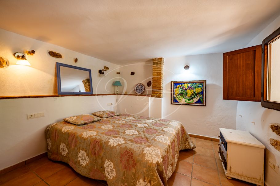 Charming Riverside Village House, Cortes de la Frontera