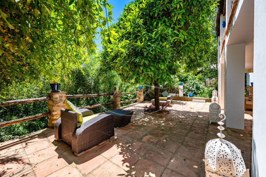 Charming Riverside Village House, Cortes de la Frontera