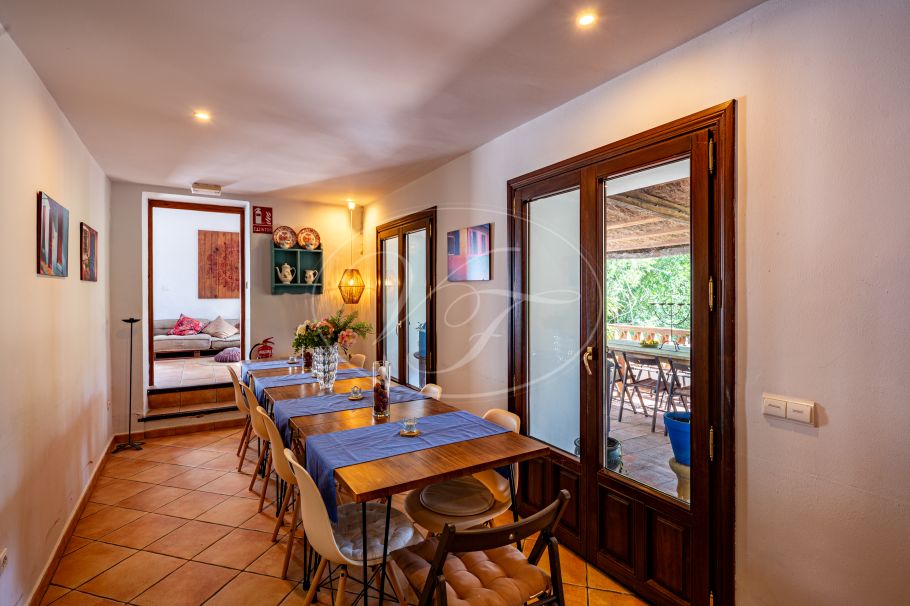 Charming Riverside Village House, Cortes de la Frontera