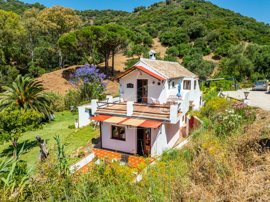 Authentic Finca with Large Plot of Land, Casares