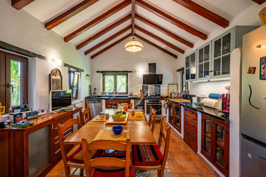 Authentic Finca with Large Plot of Land, Casares