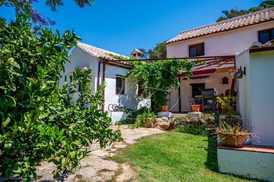 Authentic Finca with Large Plot of Land, Casares