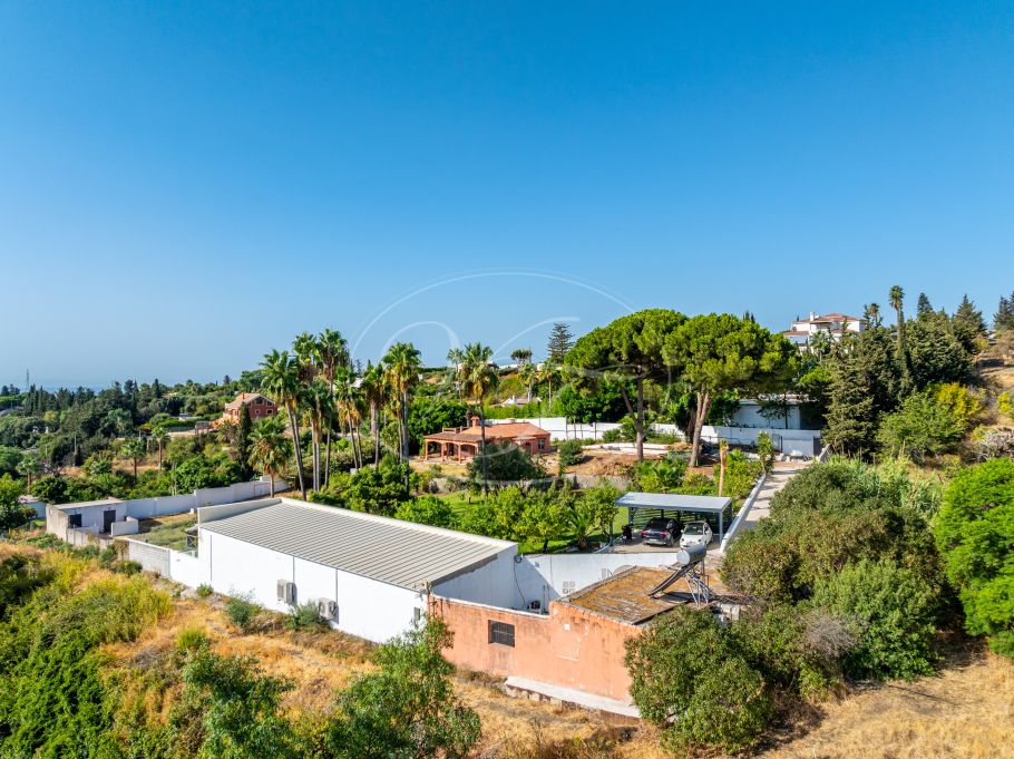 Finca parcialmente renovada con vistas al mar, Estepona
