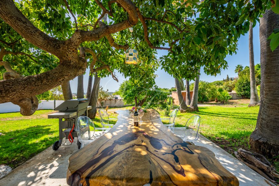 Finca parcialmente renovada con vistas al mar, Estepona