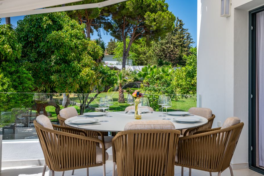 Finca parcialmente renovada con vistas al mar, Estepona