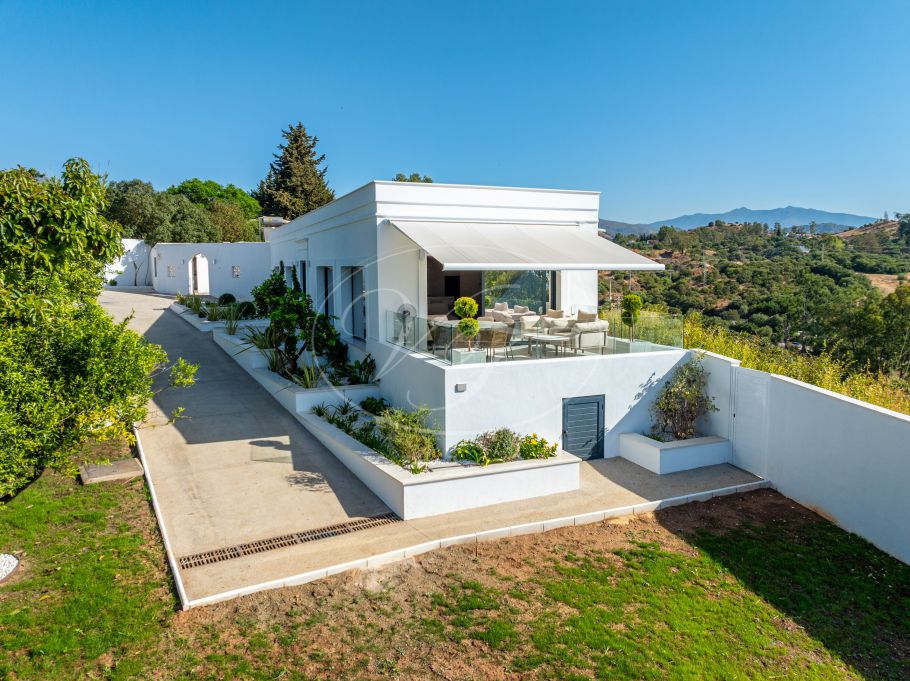 Finca parcialmente renovada con vistas al mar, Estepona
