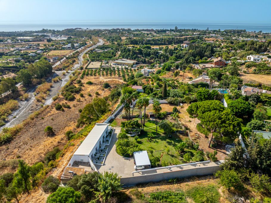 Finca parcialmente renovada con vistas al mar, Estepona