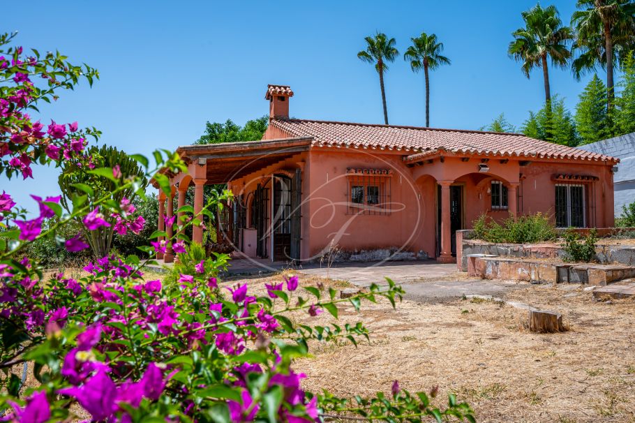 Finca parcialmente renovada con vistas al mar, Estepona
