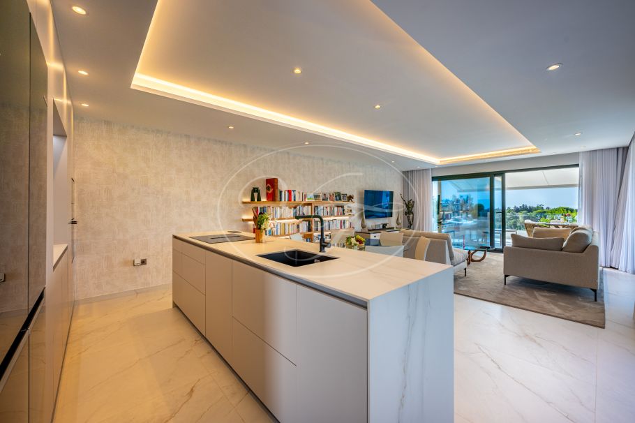 Finca parcialmente renovada con vistas al mar, Estepona