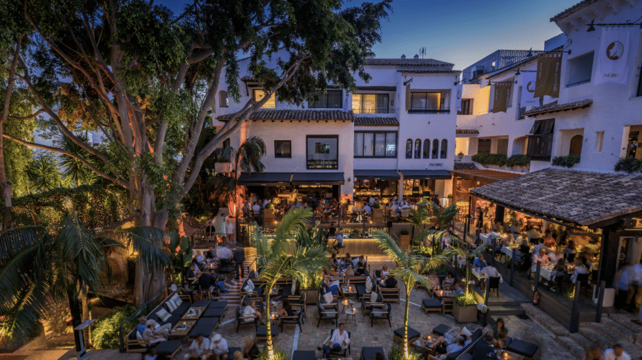 Plaza de Puente Romano, Marbella