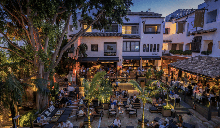 Best cocktail bars in Marbella: La Plaza