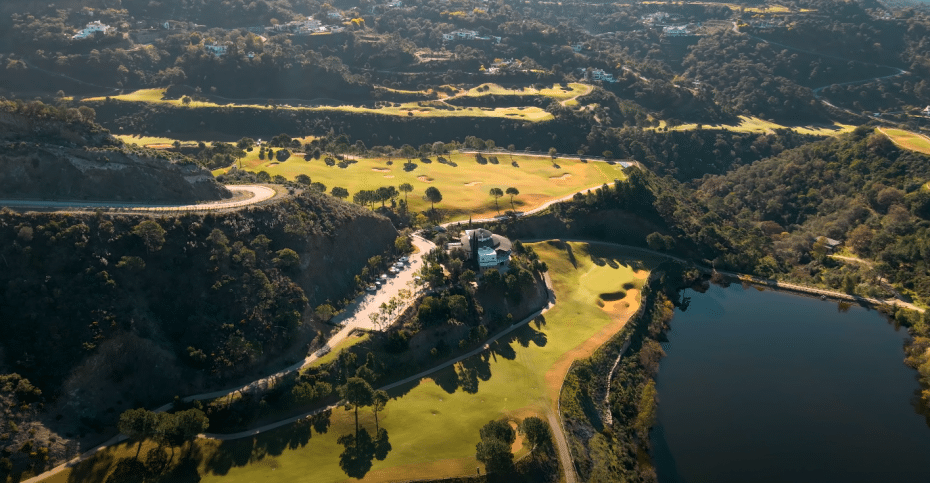Flygfoto av golfbanan La Zagaleta