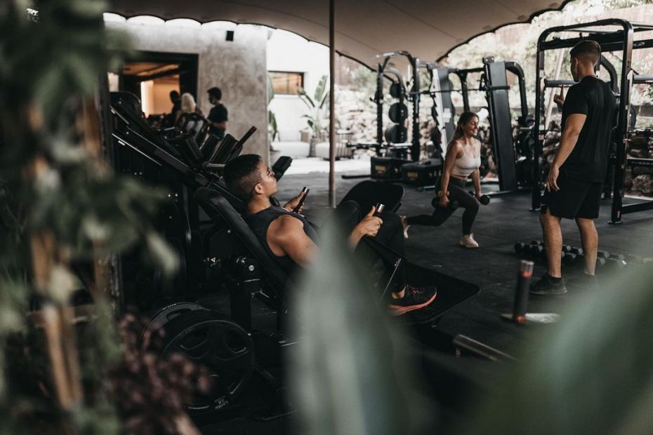 Ett fotografi av I/O Gym i Marbella, det mest exklusiva gymmet i Spanien. 