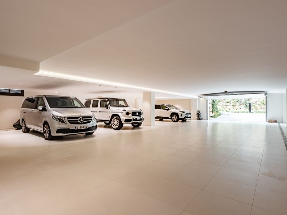 Luxury car garage Villa Graciosa