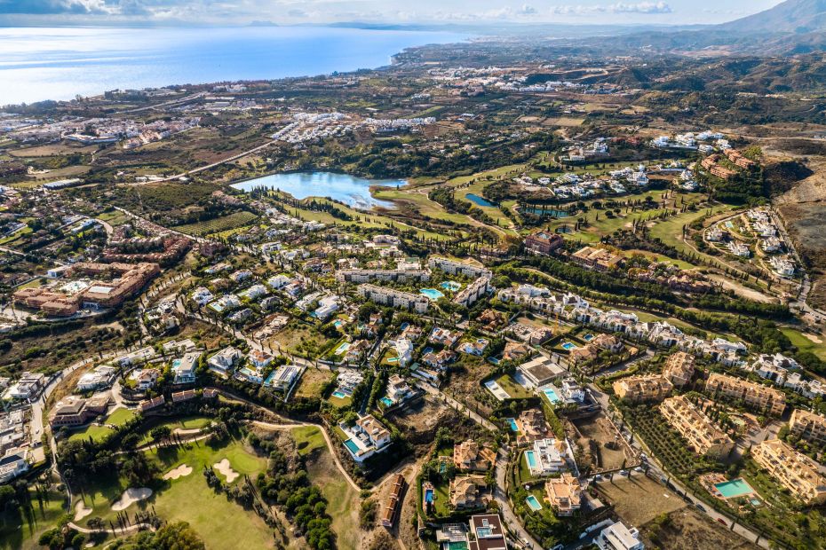 Drone photograph of Los Flamingos Golf Resort in MarbellaDrohnenaufnahme des Los Flamingos Golf Resort in Marbella 