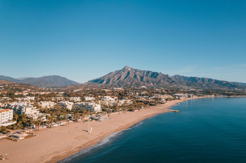 Photograph of Marbella on a sunny day, with views of the Mediterranean and La Concha Mountain