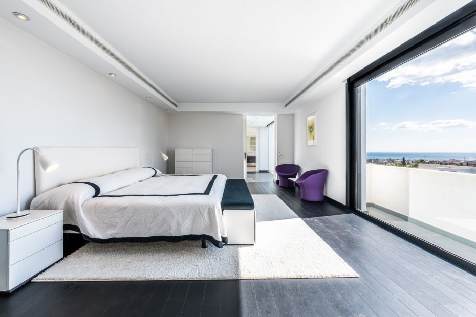 Master Bedroom of Villa Blue Lagoon in Los Flamingos, Estepona