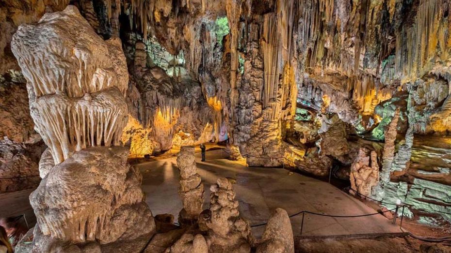Fotografi av grottorna i Nerja i Nerja, Malaga