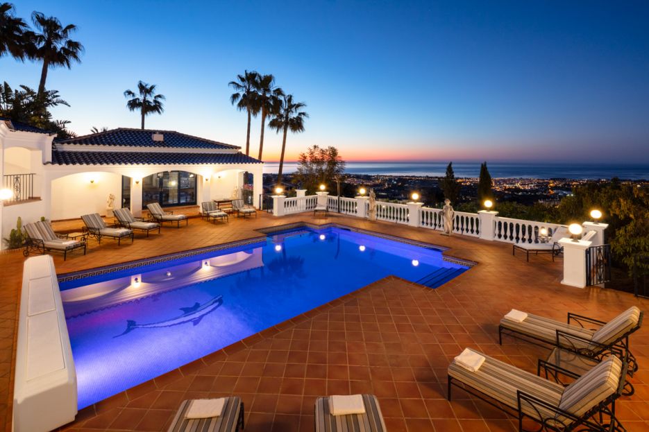 Prestigious Cortijo style Estate with private tennis court and some of the best views on the coast