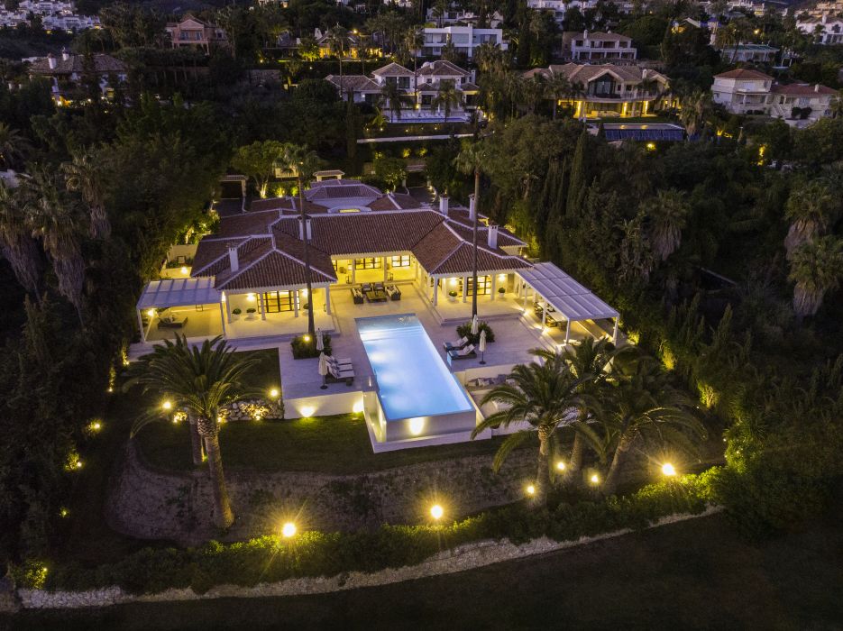 Villa Julia - front line golf luxury villa in La Cerquilla, Marbella