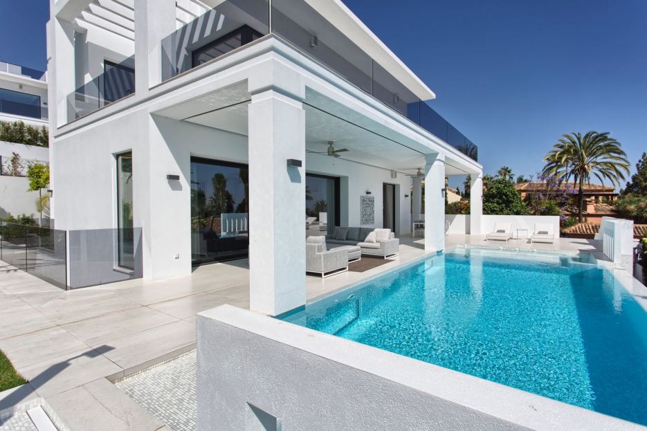 Brand new modern villa for sale in Marbella Golden Mile