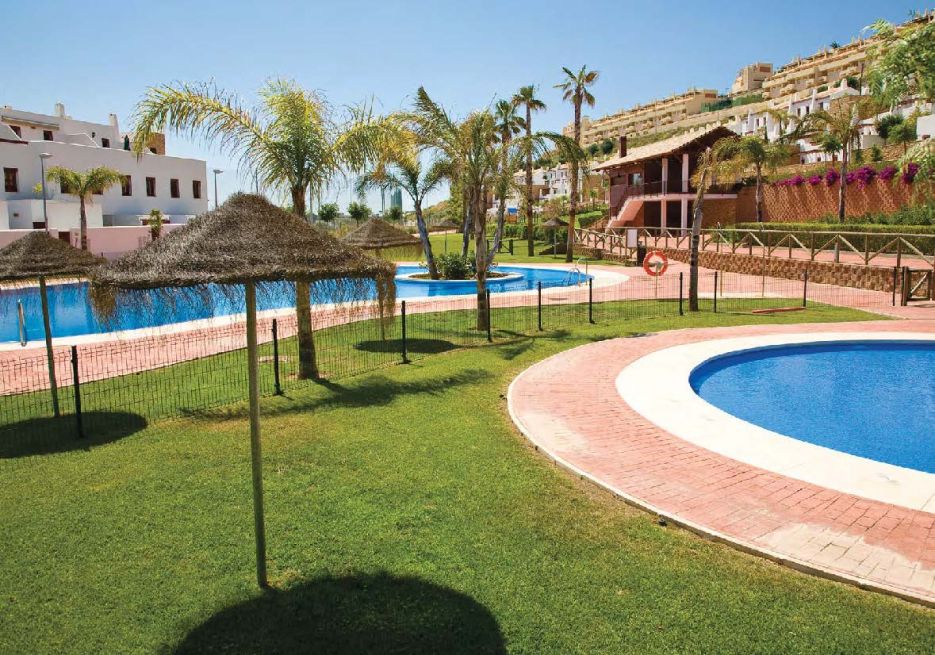 2 bedroom apartment for sale next to golf in Mijas Costa