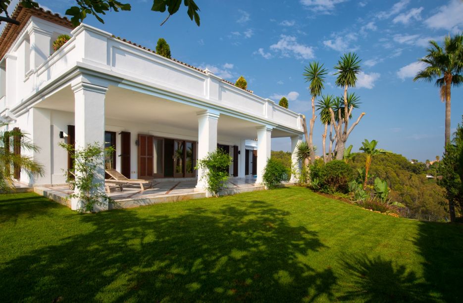 Luxury villa for sale in Marbella Golden Mile