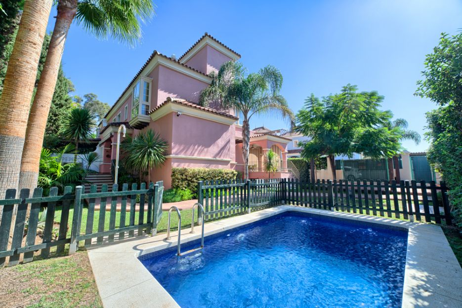 Beachside villa for sale near Puerto Banus