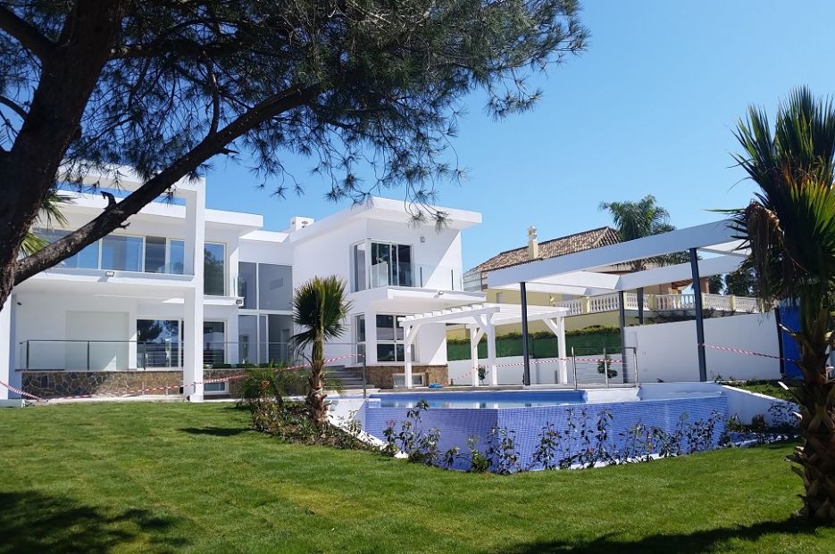 Modern villa for sale in Aloha, Nueva Andalucia
