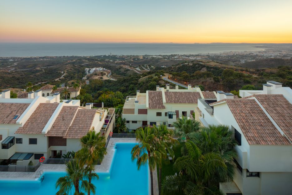 3 bedroom duplex penthouse with stunning views