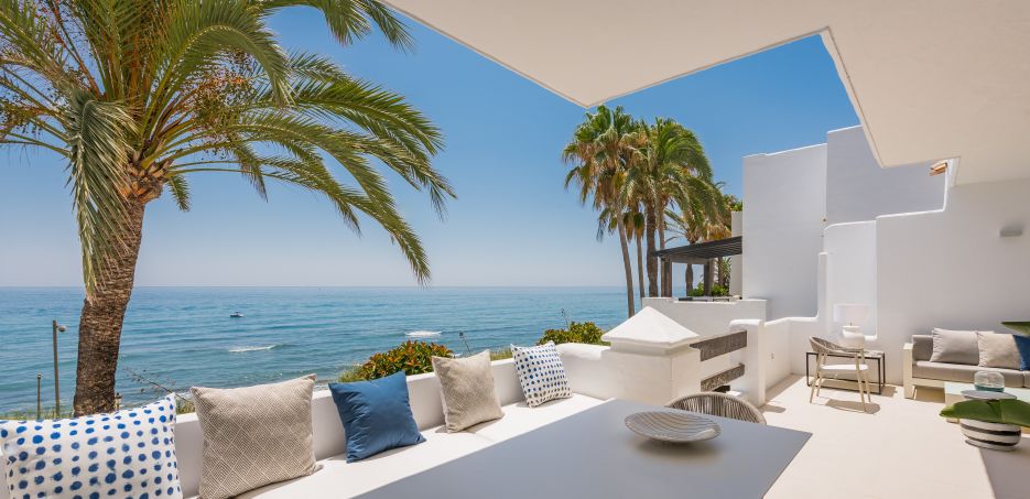 Frontline Duplex Penthouse for sale in Puente Romano