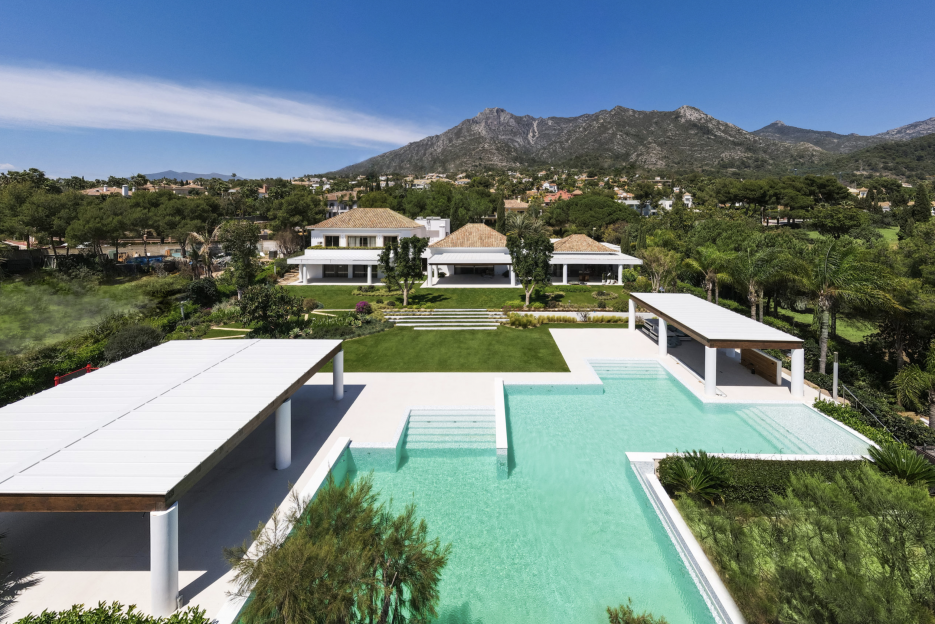Mega Mansion in Sierra Blanca