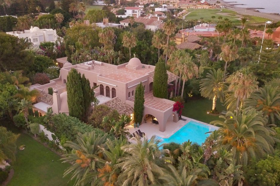 Spectacular villa for sale in Casasola