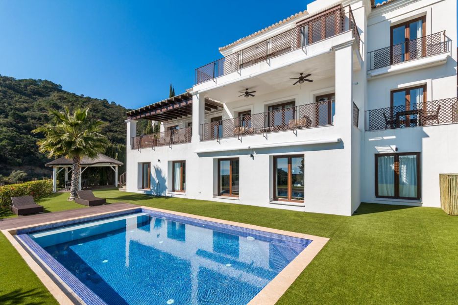 Villa for sale in Benahavis Hills & Country Club