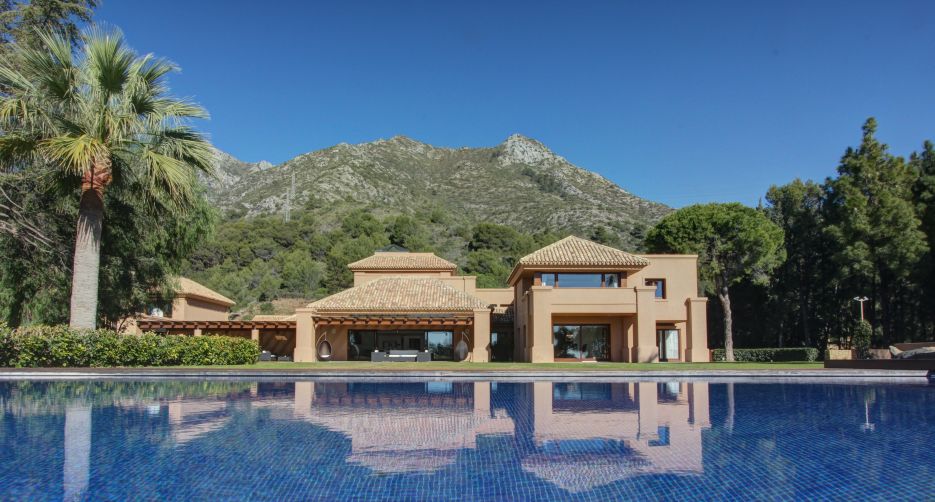 Stunning villa for sale in Cascada de Camojan, Marbella Golden Mile