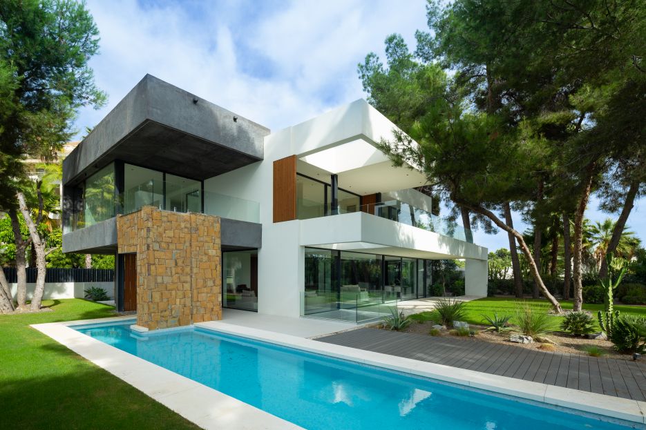 2 Modern villas for sale in Marbella Golden Mile