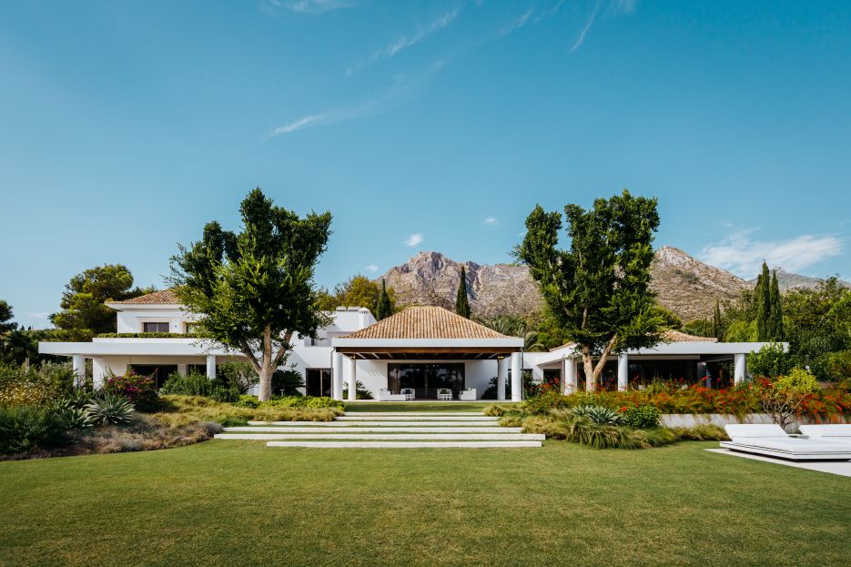 Spectacular modern Mediterranean villa for sale in Sierra Blanca