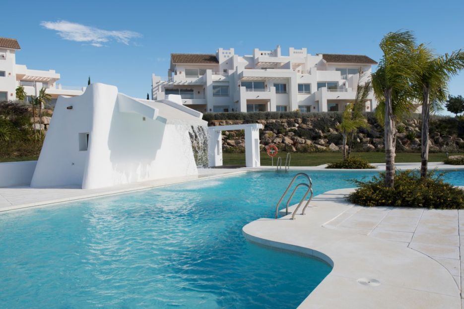 New Development with central Lagoon in Casares