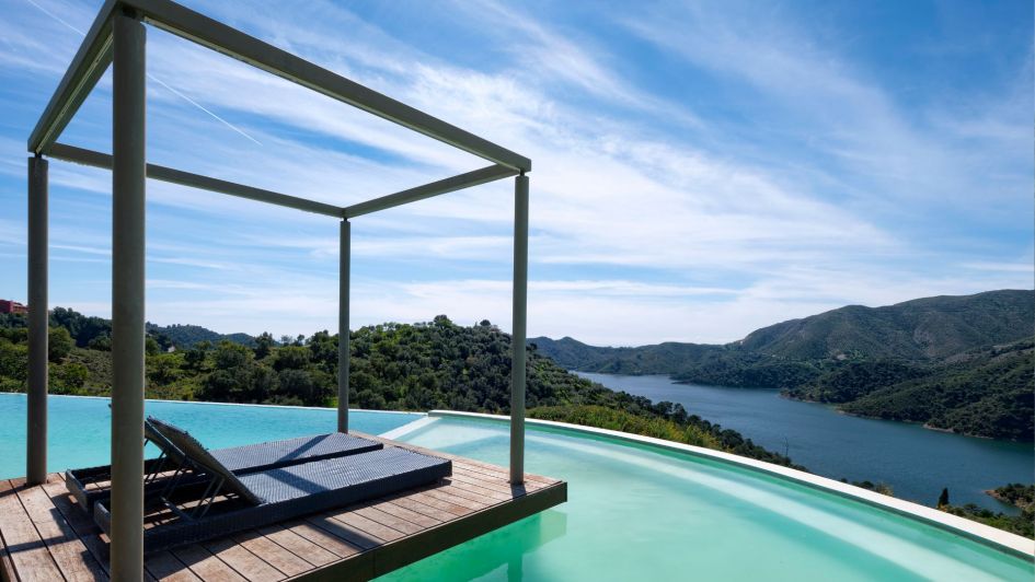 Pool and chillout deck overlooking Istan Lake