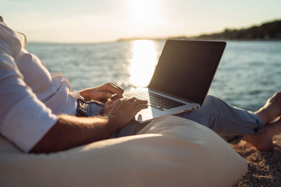 Arbeiten und dabei den Blick aufs Meer genießen