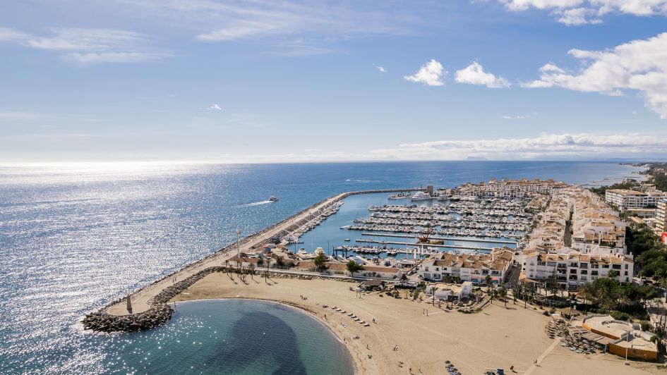 Sea views in Puerto Banus, Marbella