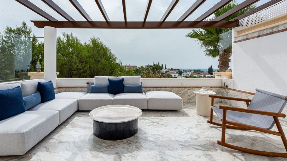 Sea view terrace in Monte Paraíso, Golden Mile of Marbella, Costa del Sol